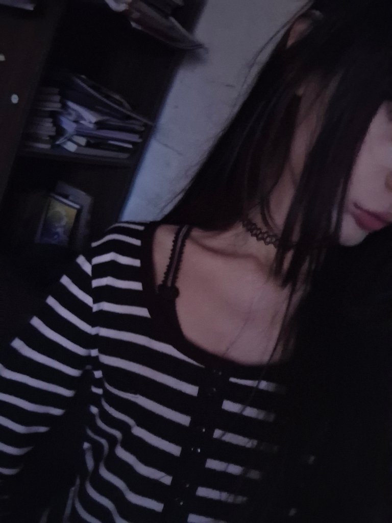 ଘ(✚_^) tweet media