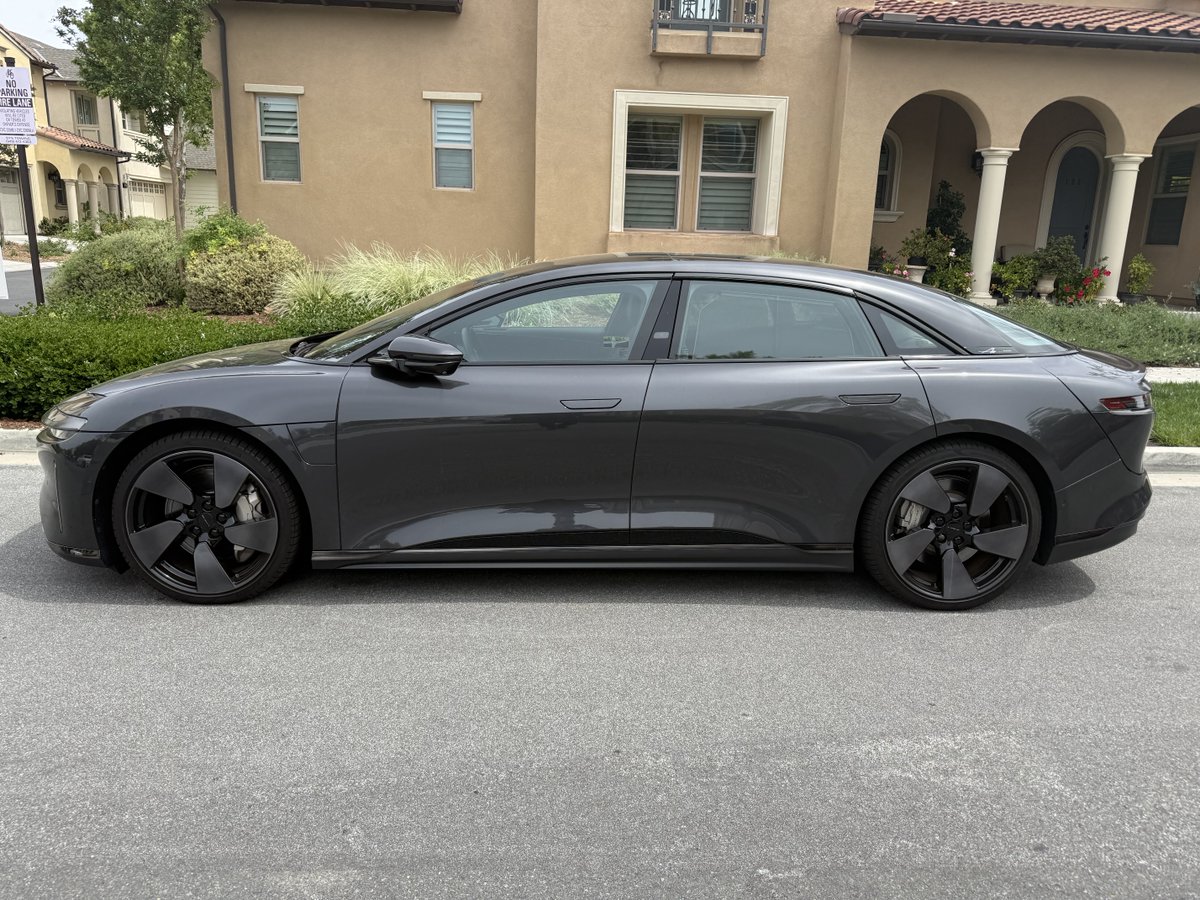 baddriver20202's tweet image. $LCID ⁦@LucidMotors⁩ #Air GTS.  Took this thing out today to show my support &amp;amp; ❤️ for those who have held on to their $LCID.