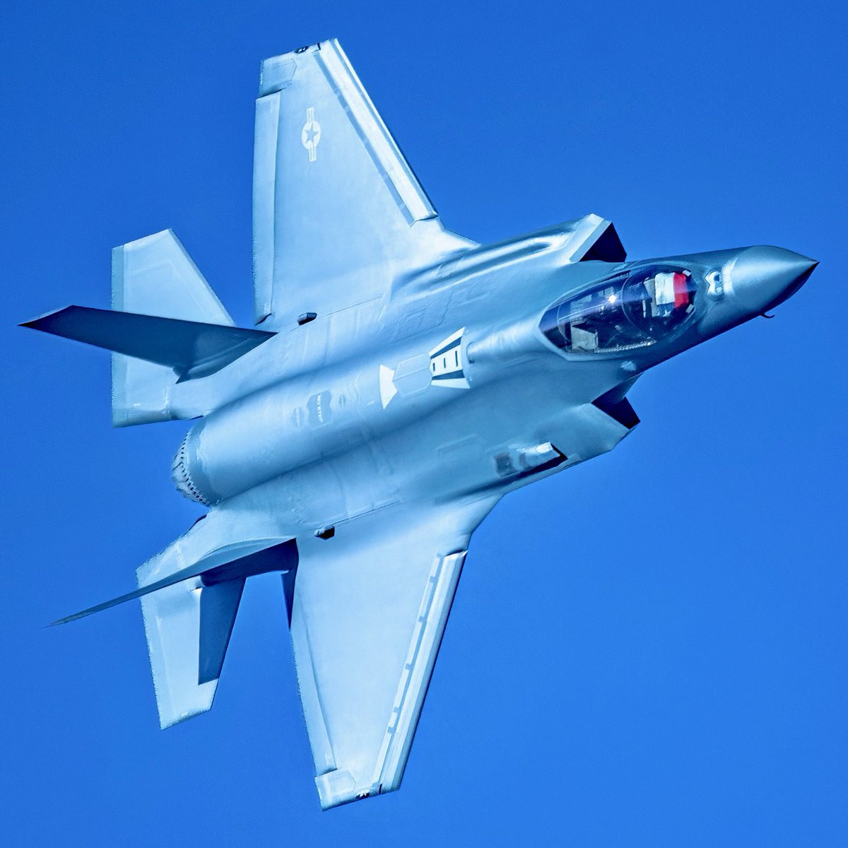 ATCHectorIbarra's tweet image. De #fidae, una de las exhibiciones del #f35 #f35demoteam