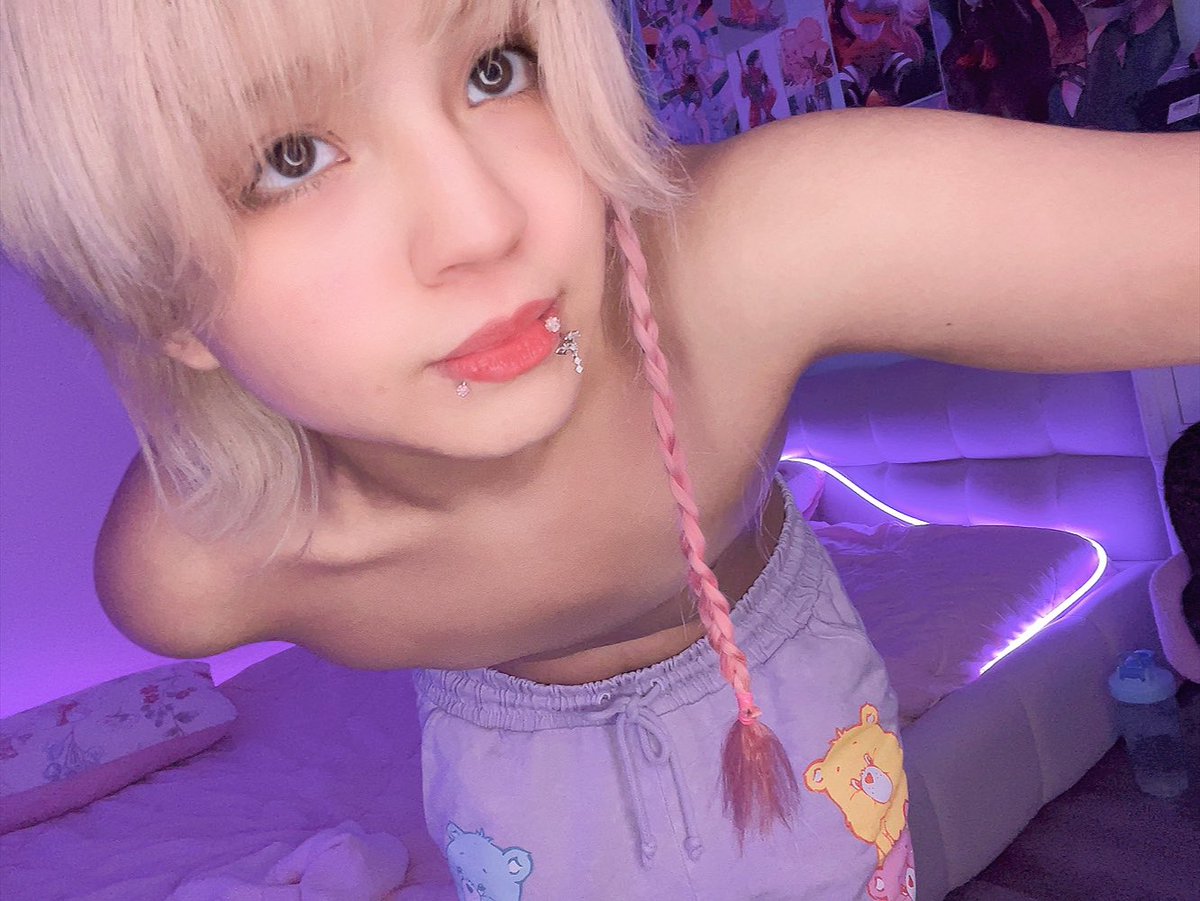 ImEdenTheFairy's tweet image. *Discord friend turns on his cam for the first time* 

#femboy #ftm #trans