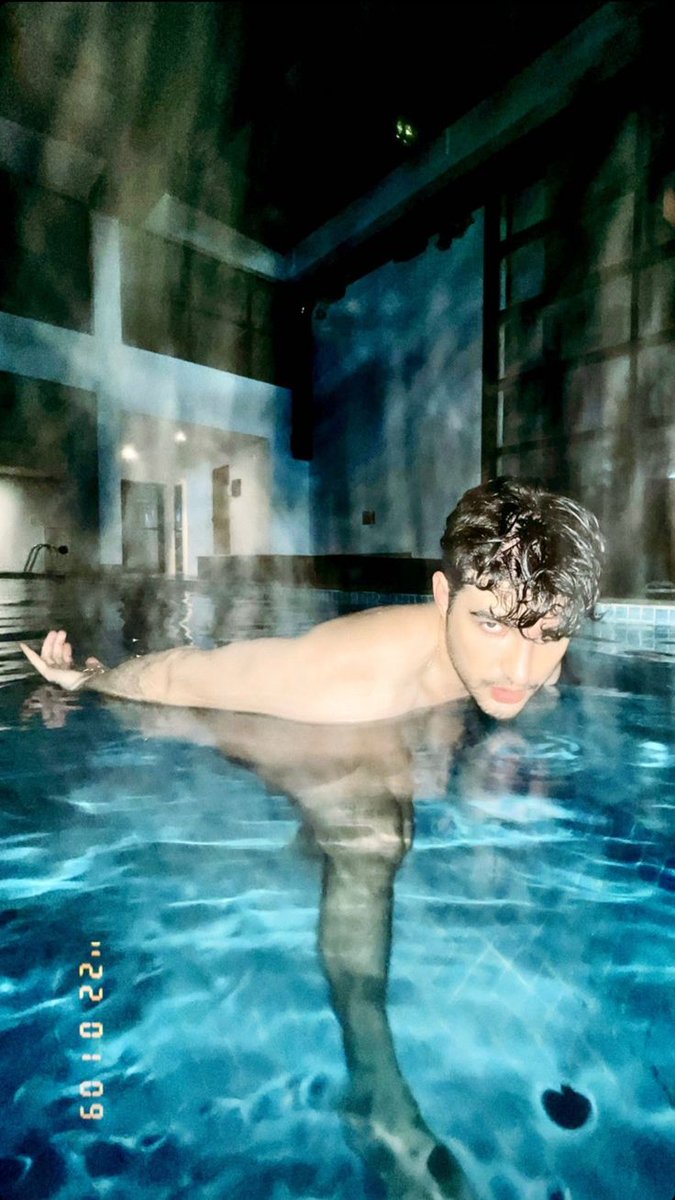 todo dia uma foto do Jão pra ajudar com a saudade enquanto ele descansa

dia 379