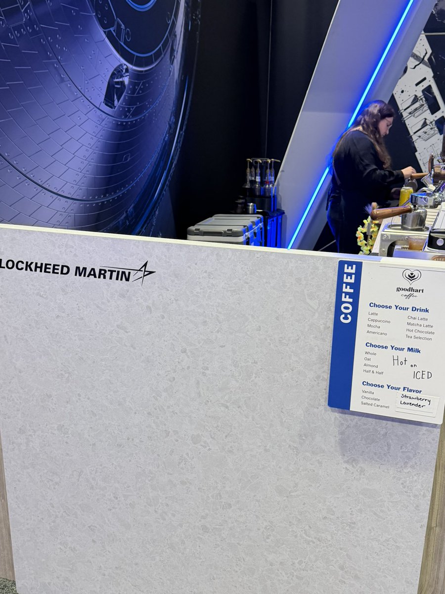 max legroom tweet media