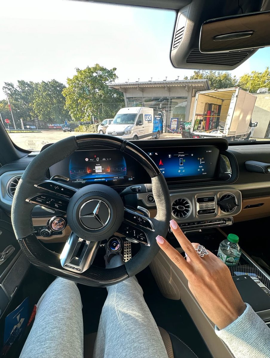 sibel_nesli__'s tweet photo. Arriving in Munich https://t.co/x7reiwgUFs