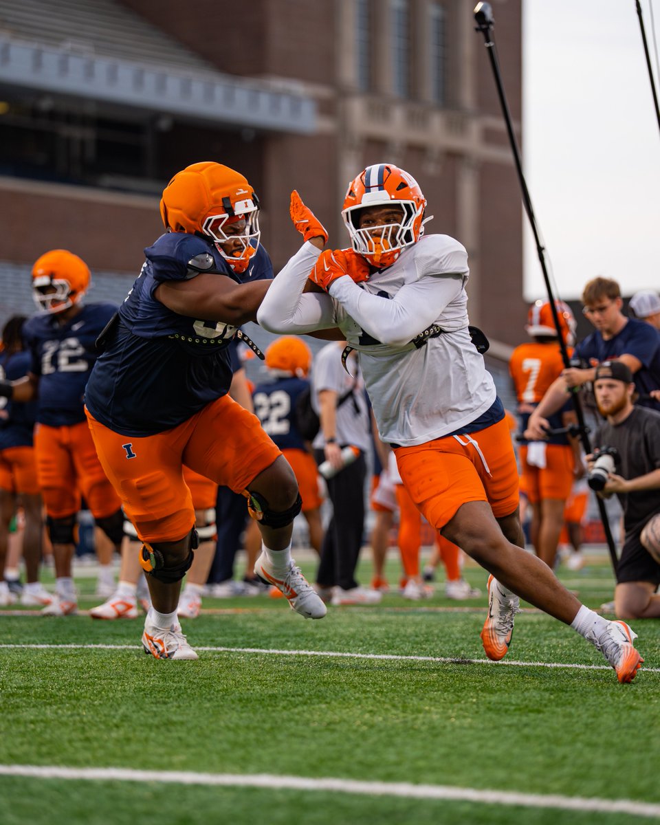 Illinois Football tweet media