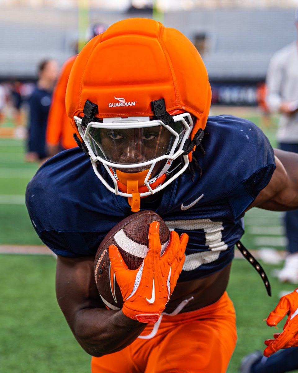 Illinois Football tweet media