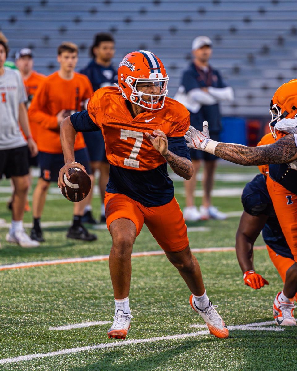 Illinois Football tweet media