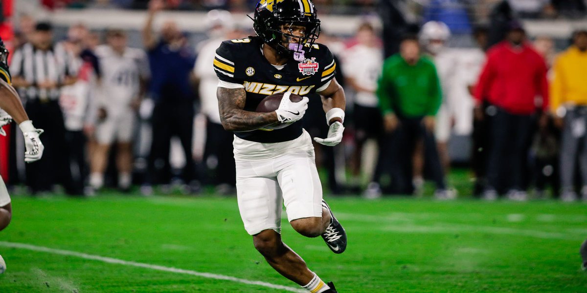 A former wide receiver of Cleveland Browns Shedeur Sanders recently expressed his desire to reunion with him in 2026 NFL Draft.

📸 Travis Register, Travis Register-Imagn Images brownswire.usatoday.com/story/sports/n…