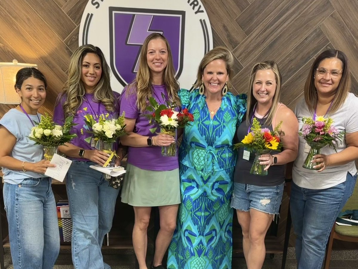 StuberElem's tweet photo. We are all so thankful to our PTO board for all of the ways they support our students and staff. Stuber is incredibly grateful for all who volunteer and make our school a better place. https://t.co/Xp3iwp4lKd