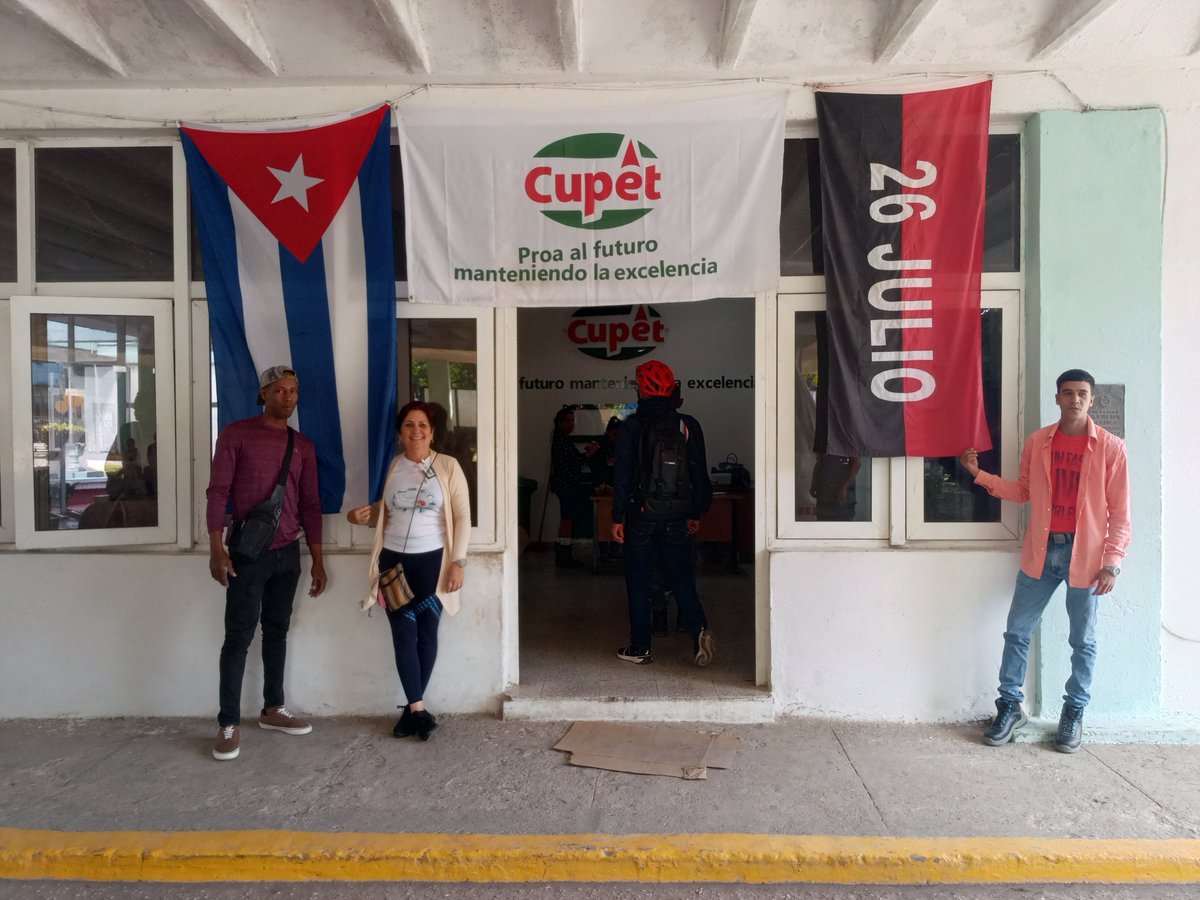 Engalanada nuestra Oficina Central y la Base TMN para recibir otro 1ro de mayo.
#PetrolerosPorCuba
#CubaSeDefiende
#Cupet
#ENCC.