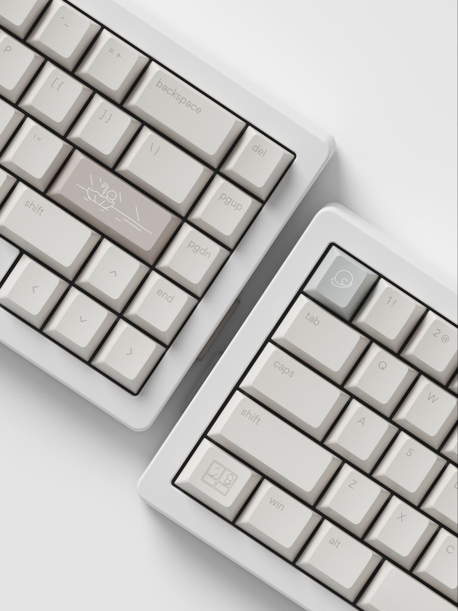 osumekeys's tweet image. what are your favourite type of days? ☔️

there’s something so soothing about rainy days. the rainy day set is still available on our website, so grab it while you can!

#osume #desksetup #homeoffice #homedecor #deskinspiration