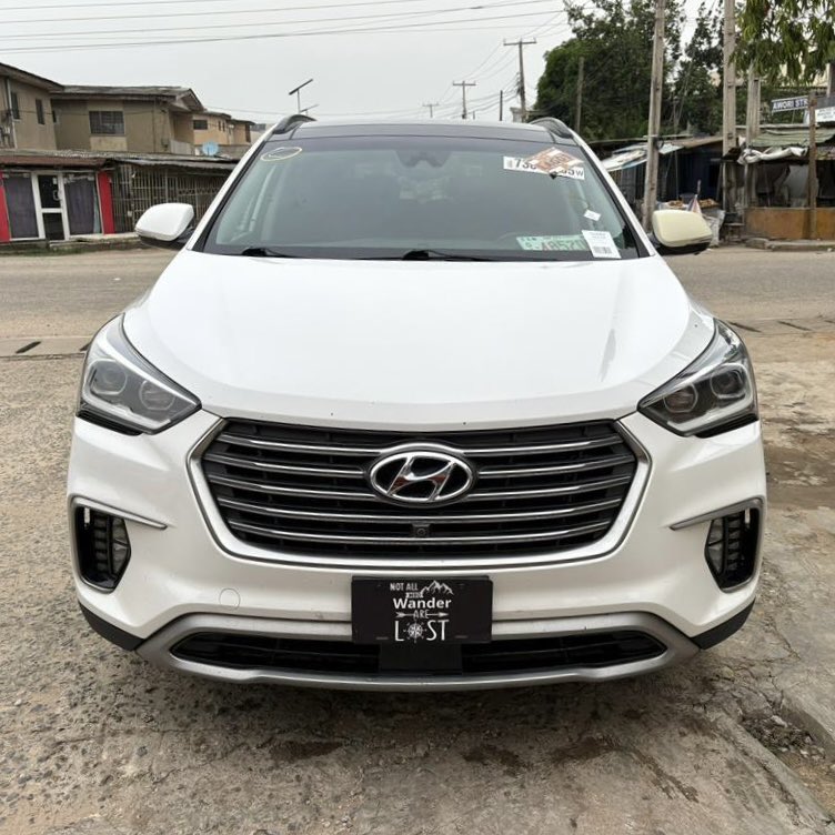 JimmyAnimashaun's tweet photo. 2017 Hyundai Santa Fe Ultimate For Sale
Status: Foreign Used | Full Option
Price: N20,500,000
Mileage: 131,000 Miles
Location: Lagos, Nigeria
100% Accident Free
DM for more Info @RevverseDirect https://t.co/CEoSrLfANW