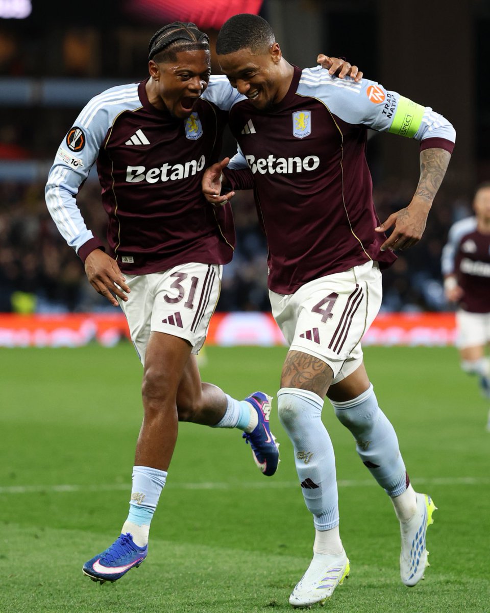 Premier League tweet media