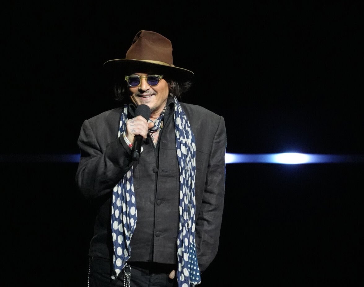 BritishFanofDepp | FANSITE tweet media