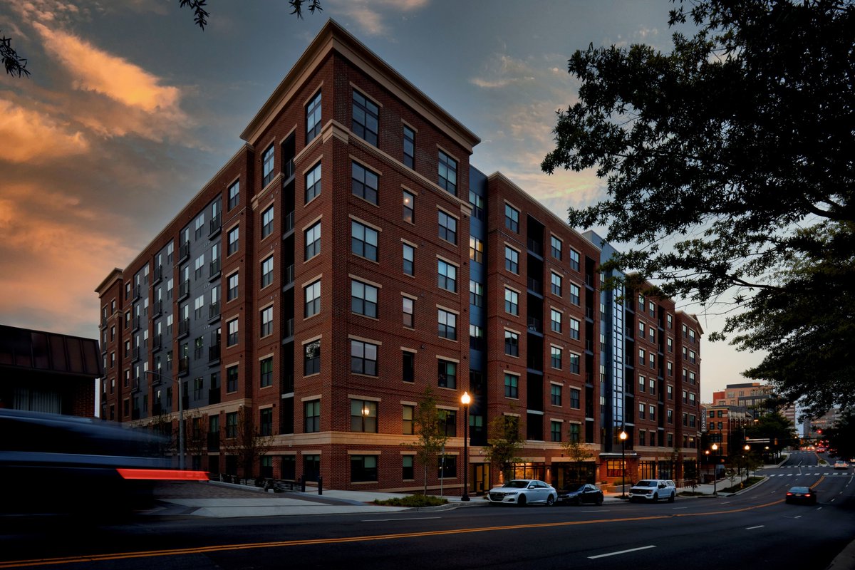 ModeraClarendon's tweet photo. Looking for the perfect home in Clarendon? 🏡
At Modera Clarendon, you’ll get amazing perks:

✨ 1 MONTH FREE on select homes
💳 $300 Amenity Fee credit if you lease within 48 hours of your tour
🌐 FREE internet through June 2026

Hurry—move in by 04/30/26 to claim this... https://t.co/o65hyOFrBT