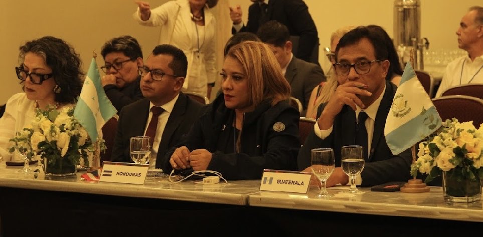 Ana Cardona. (@anac82h) on Twitter photo 