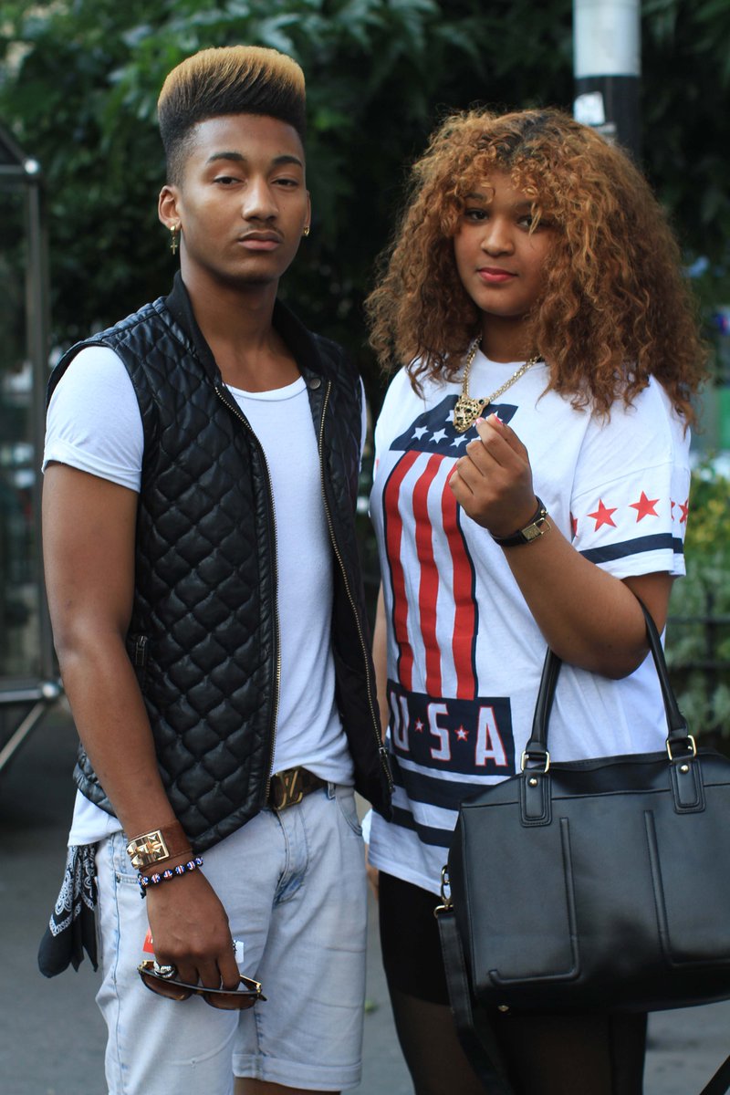 jpquinonero's tweet image. #nouvelleFrance #nuevaFrancia #multicultural #mestiza #mestizo #streetphotography #photographie #fotografía #Leica / «Nueva Francia» / «nouvelle France» … París mestizo, Francia multicultural, de Quiñonero a Mélenchon … unatemporadaenelinfierno.net/2026/04/16/nue… --