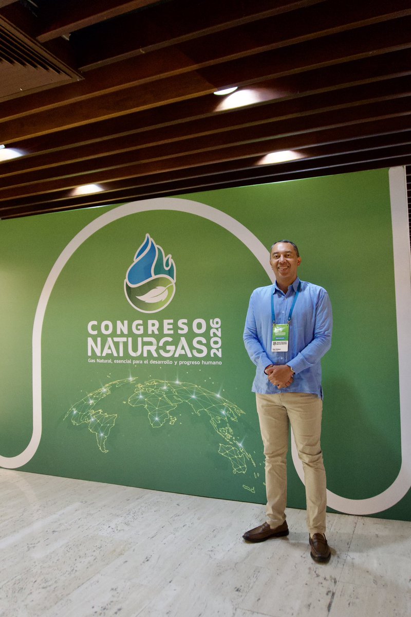 DannyRamirezB's tweet photo. En el Congreso Naturgas conectamos soluciones y alianzas para fortalecer la infraestructura energética de Colombia. Mi meta es clara: que la energía limpia llegue a cada rincón, transformando vidas y protegiendo nuestro entorno. 🌱💡
¡Seguimos! 👊
#TransiciónEnergética #Colombia https://t.co/WUtX0DCuOB