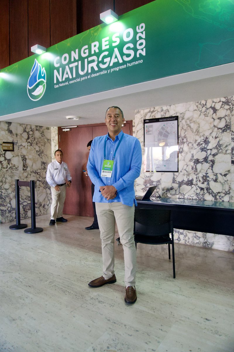 DannyRamirezB's tweet photo. En el Congreso Naturgas conectamos soluciones y alianzas para fortalecer la infraestructura energética de Colombia. Mi meta es clara: que la energía limpia llegue a cada rincón, transformando vidas y protegiendo nuestro entorno. 🌱💡
¡Seguimos! 👊
#TransiciónEnergética #Colombia https://t.co/WUtX0DCuOB