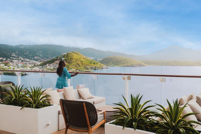 🌅🍹 Unwind at the Sunset Bar aboard the Celebrity Beyond in beautiful St. Thomas! It’s the perfect spot to relax and watch the sun dip below the horizon. 🌊✨

Contact me today to book your cruise and make unforgettable memories at the Sunset Bar! 📞🛳️