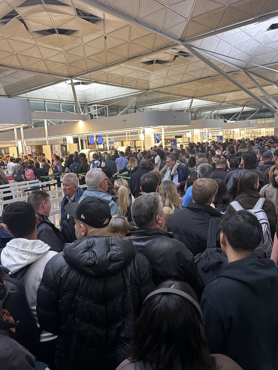 NickMFenn's tweet photo. #stanstedairport #securityqueue #securityline #disaster #embarrassment https://t.co/kQ1e8wuk4r