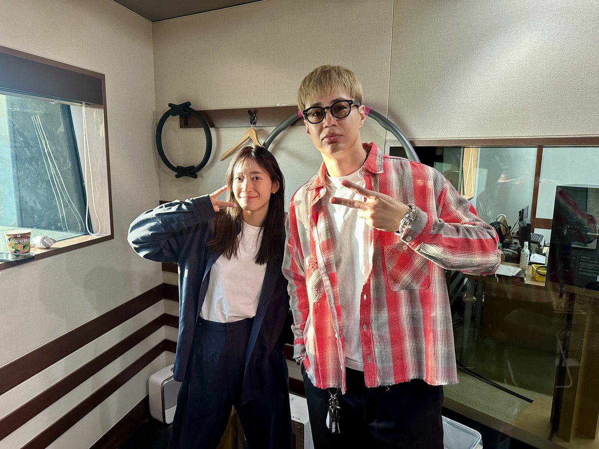 ONEMORNING_1's tweet image. おはようございます😌
#ワンモ フライデースタート！✨

#ワンコメ
『ラブレター出したこと、もらったことありますか？💌』
皆さんのラブレターにまつわるエピソードを募集中！
📩tfm.co.jp/f/om/message

ワンジャッジではラブレターを出した、
もらった経験を教えてください！

#radiko で聴く