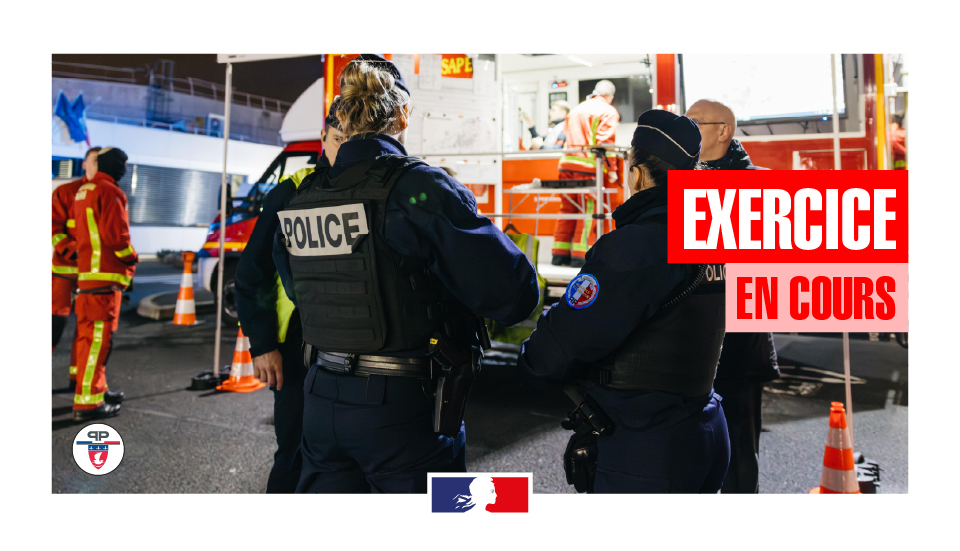 prefpolice's tweet image. ⚠️ Exercice de sécurité civile en cours à #Paris !

🚒🚑🚓 Pas d'inquiétude si vous observez un fort déploiement de services de secours et de police autour de la #Seine : aucun incident réel n'est à déplorer.