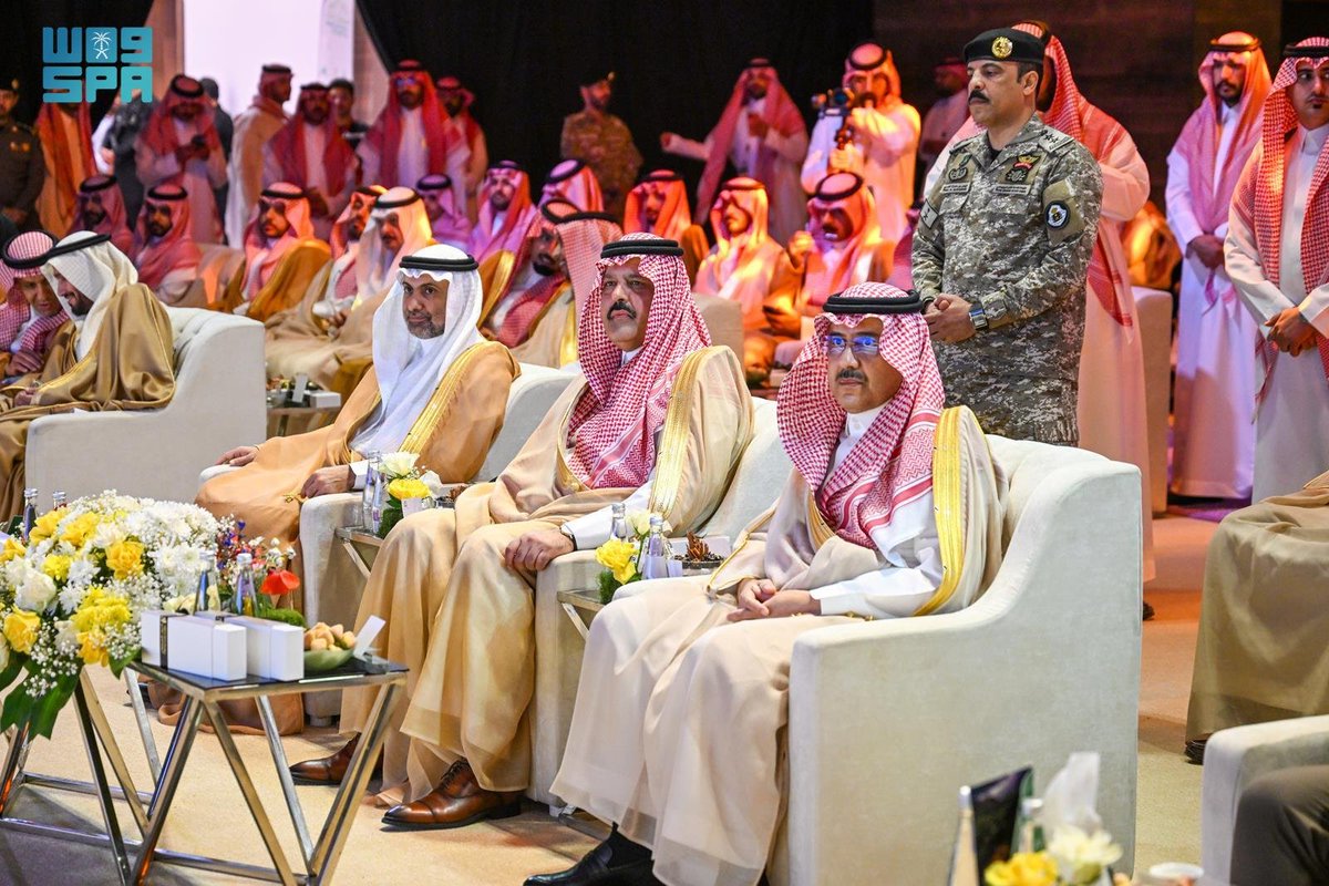 SPAregions's tweet photo. أمير منطقة حائل يرعى حفل اعتماد حائل "مدينة صحية" من منظمة الصحة العالمية ويتسلم شهادة الاعتماد.
https://t.co/mUS6Q0MY1W
#واس https://t.co/sck0Vo54KC