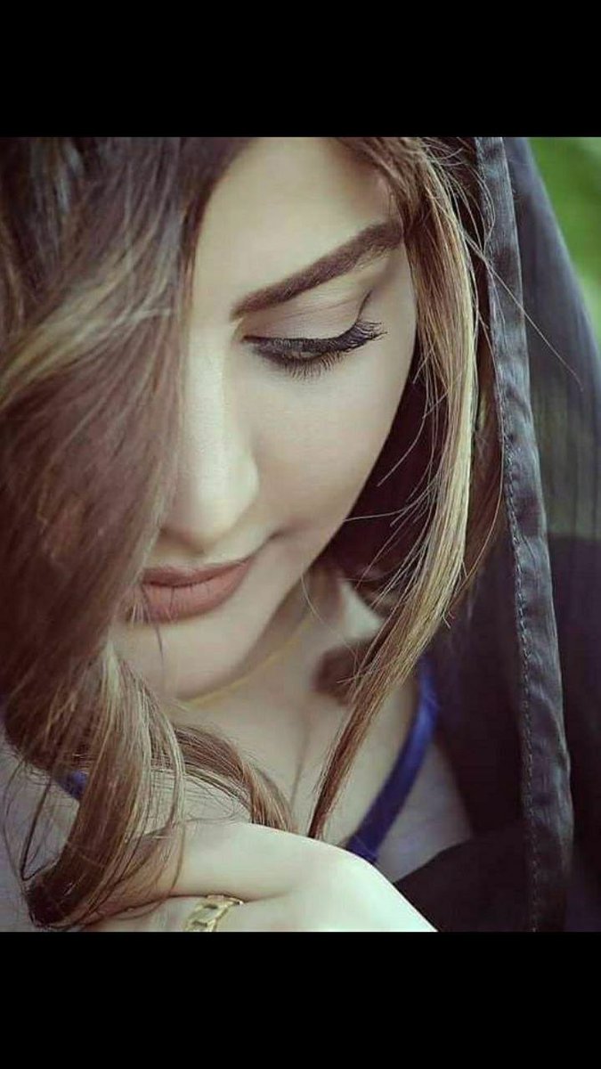 gryb39's tweet photo. يسري بنا الليل لا نادت مواجعنا
ويفرح بنا الهم لا ماتت ، أمانينا

أغراب والحزن في الغربه يجمعنا
اجسادنا تمشي وتتبعنا خطاوينا https://t.co/zJcIjgzNaL