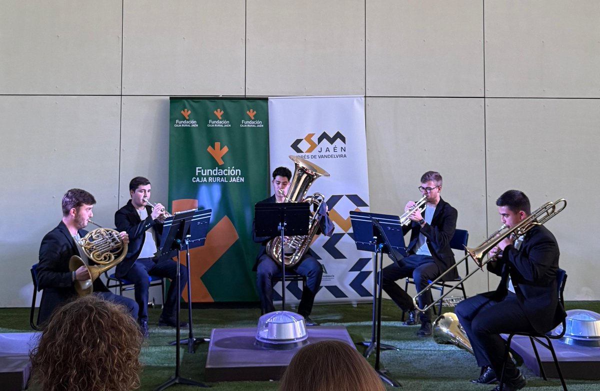 CSMJaen's tweet photo. 🌘🎼 Ayer inauguramos Nocturnos de Primavera, el I Ciclo de Conciertos de Música de Cámara y Flamenco en la terraza de nuestro centro.

Ganadores y finalistas del reciente Concurso de Música de Cámara nos hicieron disfrutar de una noche única. 

https://t.co/hLmf5t39C3 https://t.co/oPdr2I5kT6
