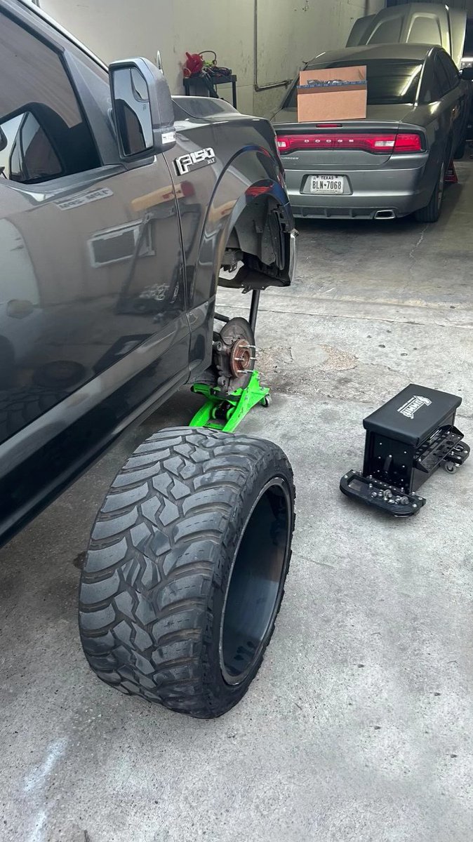 heatnation_mcy's tweet image. Leg day for the F-150. 🛞  
Upgrading the footprint.

Deep treads and wide offsets. The only way to roll. 

#trucklife #ford #fordf150