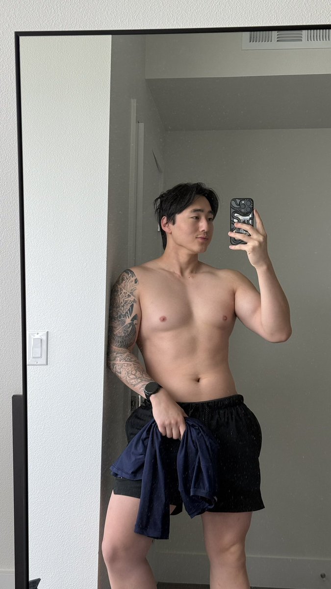 Mr. Zaddy Yang tweet media