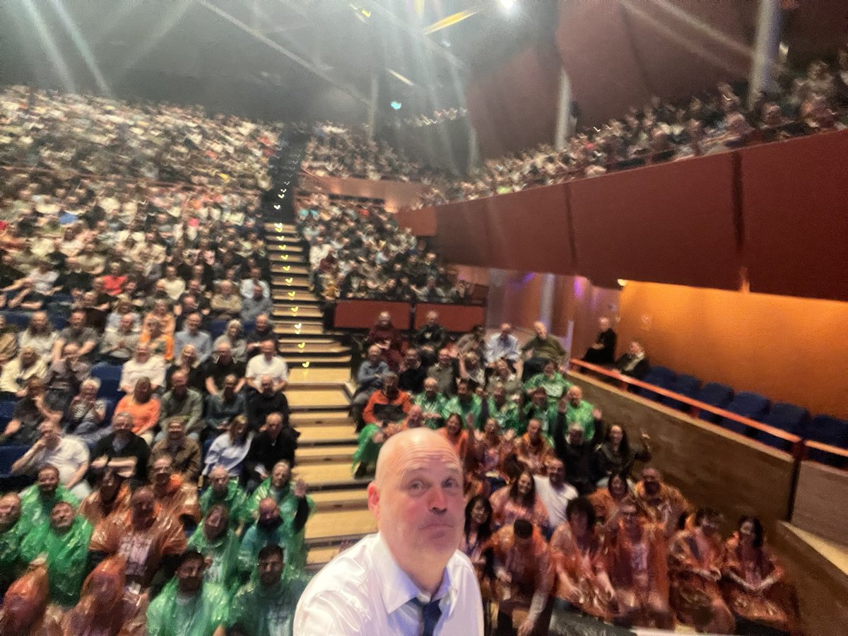 almurray's tweet image. Basingstoke has spoken!
@AnvilArts 
#standup #comedy #robots