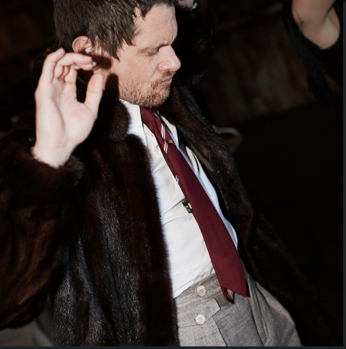 jack o’connell’s left pinky tweet media