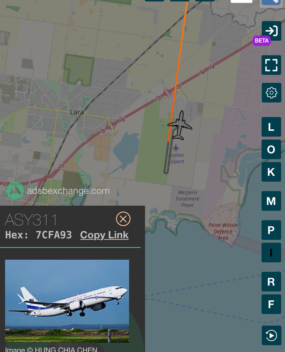 hipstergeddon's tweet photo. Albo has landed at Avalon airport. https://t.co/YQatKEoH4Z