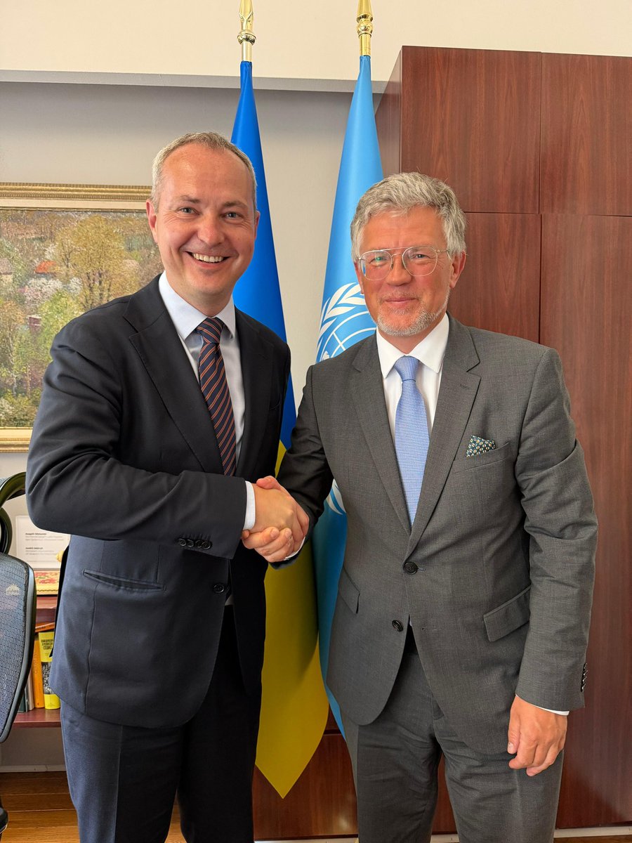 UKRinUN's tweet photo. H.E. Mr. @MelnykAndrij welcomed newly appointed PR of 🇱🇹 to the 🇺🇳, H.E. Mr. @pranevicius.
Ukraine and Lithuania share close historic bonds of friendship, solidarity and mutual trust. 
We wish Amb. Pranevicius every success in his new mission
🇺🇦🤝🇱🇹
@LithuaniaUNNY https://t.co/GHeUUmUi5t
