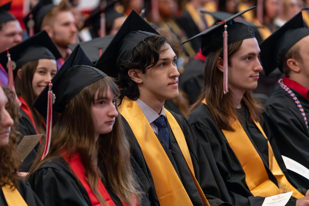 bradleyu's tweet image. In the final stretch now! Just one month until graduation Braves ⏰🧑‍🎓🅱️
 
#Graduation #BradleyUniversity #Classof2026 #Countdown