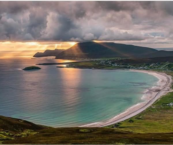 ThisIsIreland3's tweet image. The multiple colours of Achill Island 🏞️💚

📍 County Mayo - Ireland ☘️ 

📸 Photo by at__photo_ (IG) 

#Ireland #Achill #Mayo #Achillisland #Wildatlanticway
