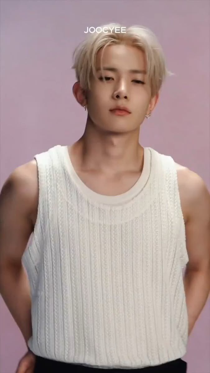 iris ୨୧ en7 tweet media