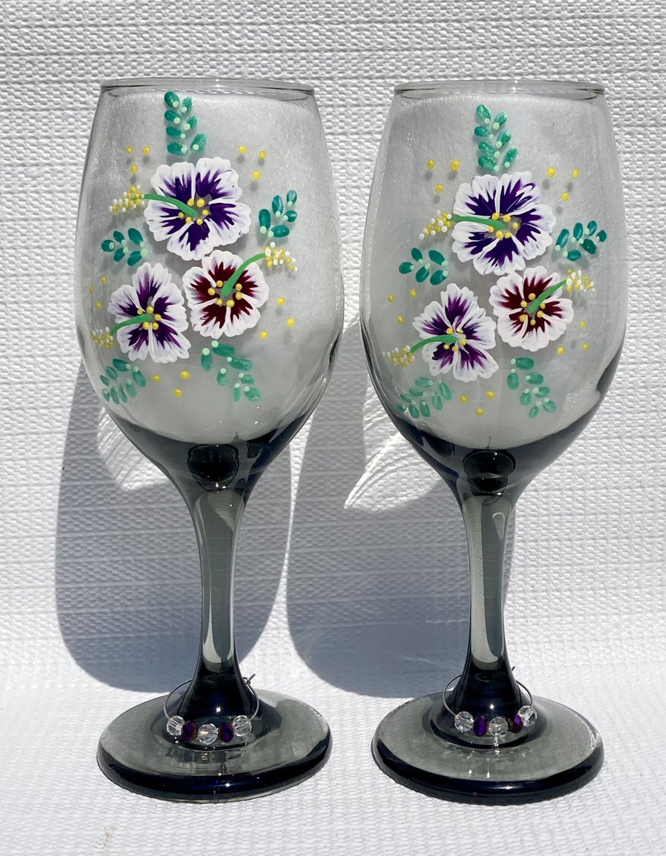 LPaintitpretty's tweet image. Check out my Etsy shop for cool Mothers Day gifts etsy.com/listing/448812… #mothersdaygifts #paintedglass #giftidea #SMILEtt23 #etsy #shopsmall #craftbizparty #Shamelessselfpromo