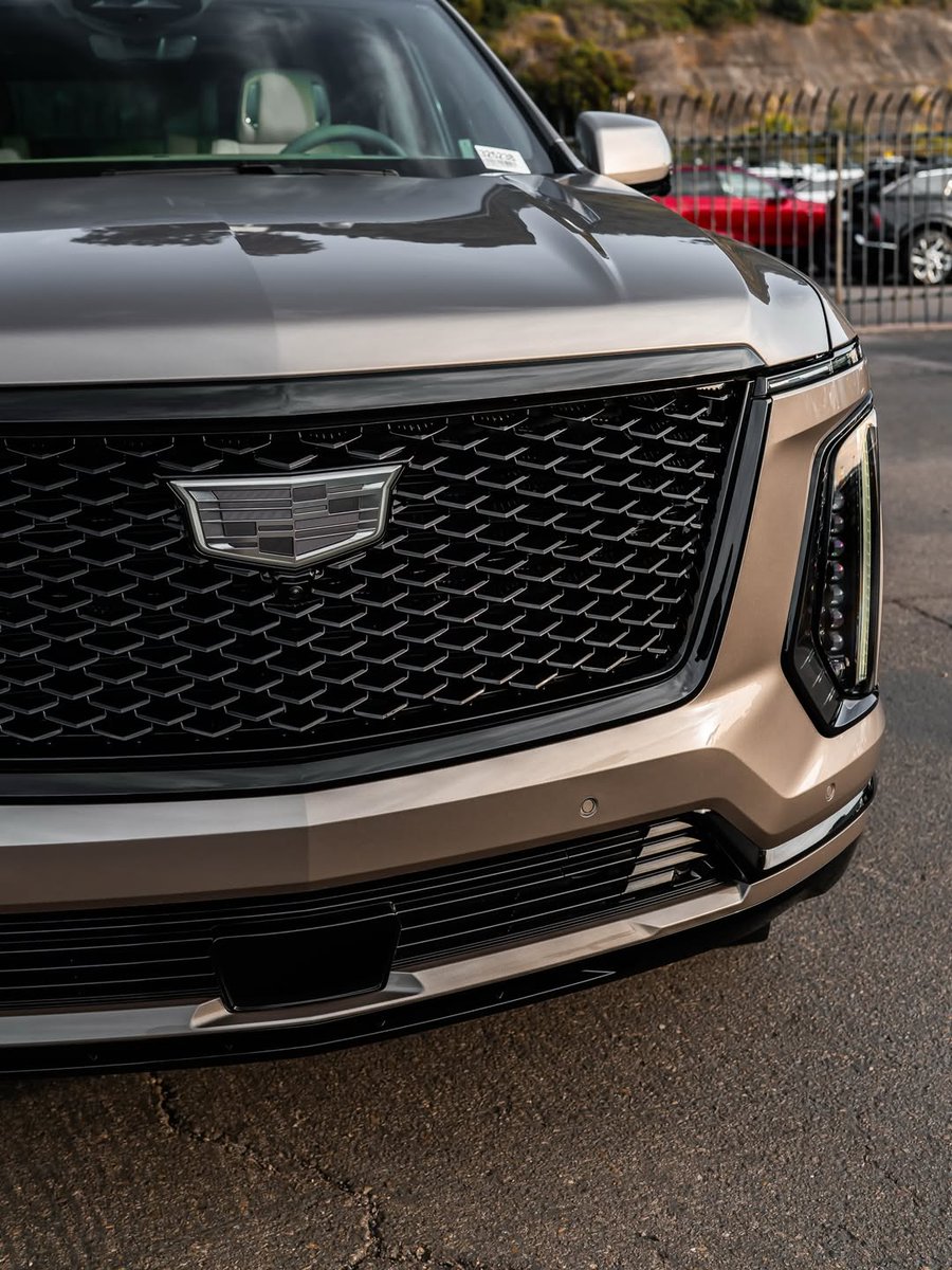 TorquePrime's tweet photo. CADILLAC ESCALADE https://t.co/cyXxDU0eTC