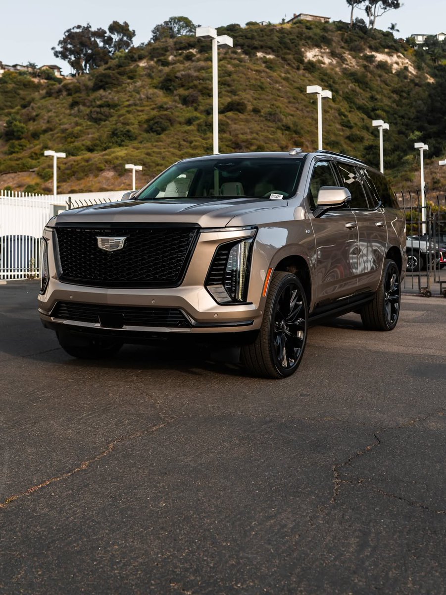 TorquePrime's tweet photo. CADILLAC ESCALADE https://t.co/cyXxDU0eTC