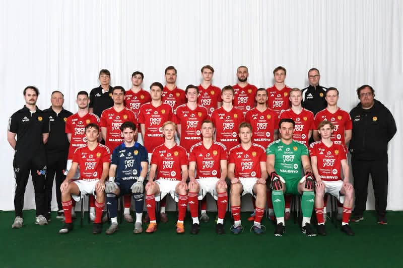 VargardaIKFotbo's tweet photo. Dålig rapportering idag, herrarna vinner seriepremiären med 2-1 mot Sjuntorp! Stort tack till alla som kom och stöttade herrarna - tillsammans är vi starka !❤️🤍⚽️

Nästa match spelas på bortaplan mot JK10 lördag 25/4 - hoppas vi ses då! 
Framåt VIK ❤️🤍⚽️ https://t.co/tWif2Hnz0x