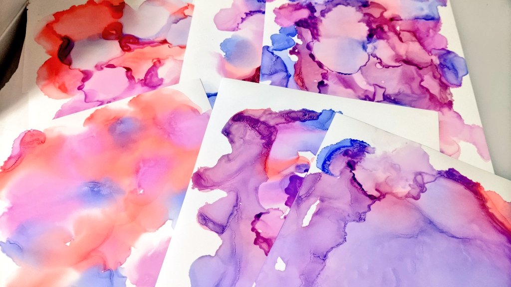 トツキ tweet media