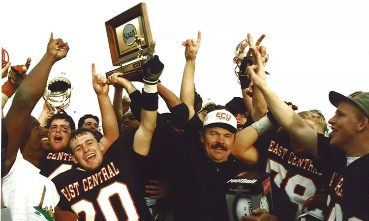 Christheriot20's tweet photo. After a great conversation with @CoachWeaverJr I am blessed to receive my first collegiate offer to play at @ECUTigersFB 
@Coach_Pascuzzi @CoachNelly1391 @CoachStewLH @LHHS_FOOTBALL @13campbell https://t.co/22qcdMpXcn