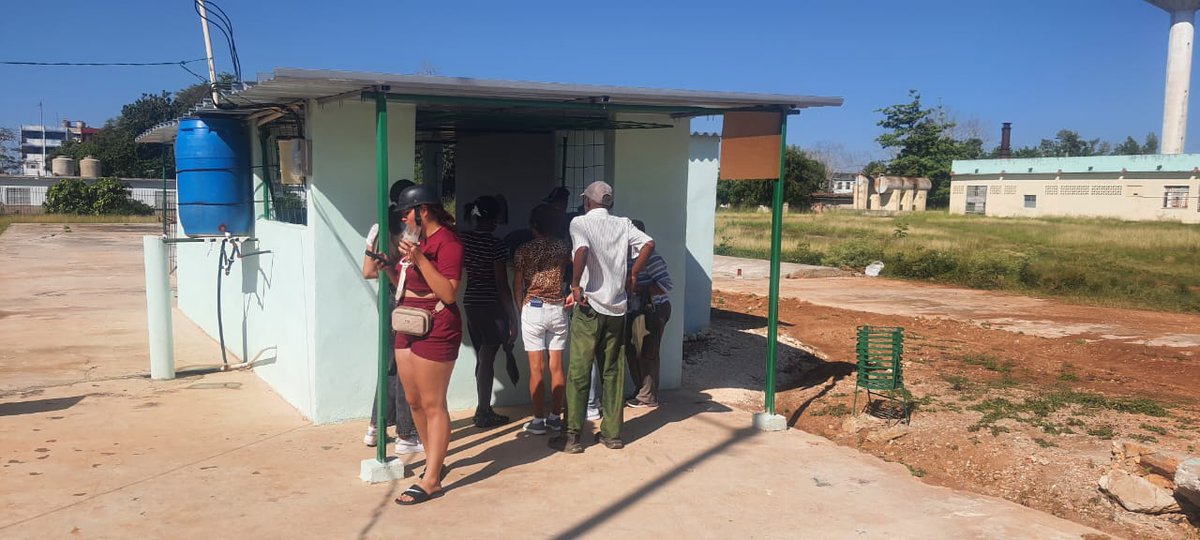 edua_acosta93's tweet image. 🍹 En áreas del Hospital de #Artemisa quedó inaugurado un punto de venta de guarapo, bajo la conducción de un Proyecto de Desarrollo Local.  Una iniciativa que fortalece servicios, impulsa la economía  y mejora la atención a nuestra población. #LaPatriaSeDefiende ✌️🇨🇺