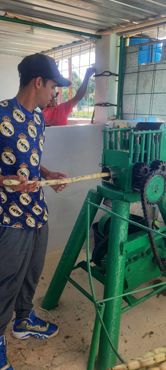 edua_acosta93's tweet image. 🍹 En áreas del Hospital de #Artemisa quedó inaugurado un punto de venta de guarapo, bajo la conducción de un Proyecto de Desarrollo Local.  Una iniciativa que fortalece servicios, impulsa la economía  y mejora la atención a nuestra población. #LaPatriaSeDefiende ✌️🇨🇺