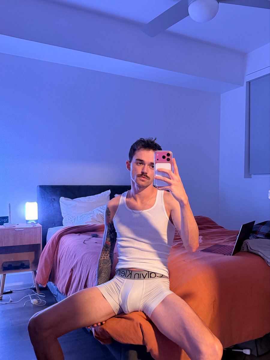 dildo baggins tweet media
