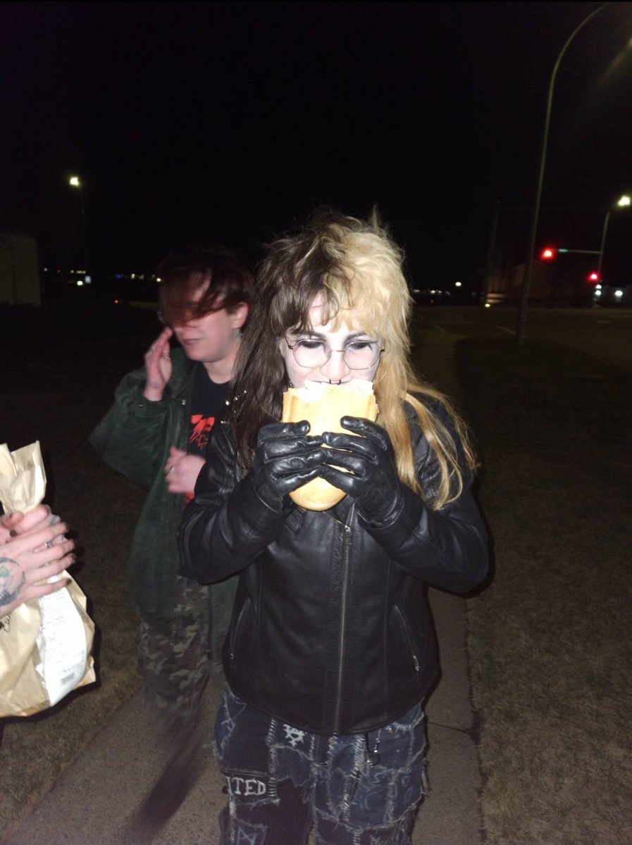 Centipede_Girl tweet media