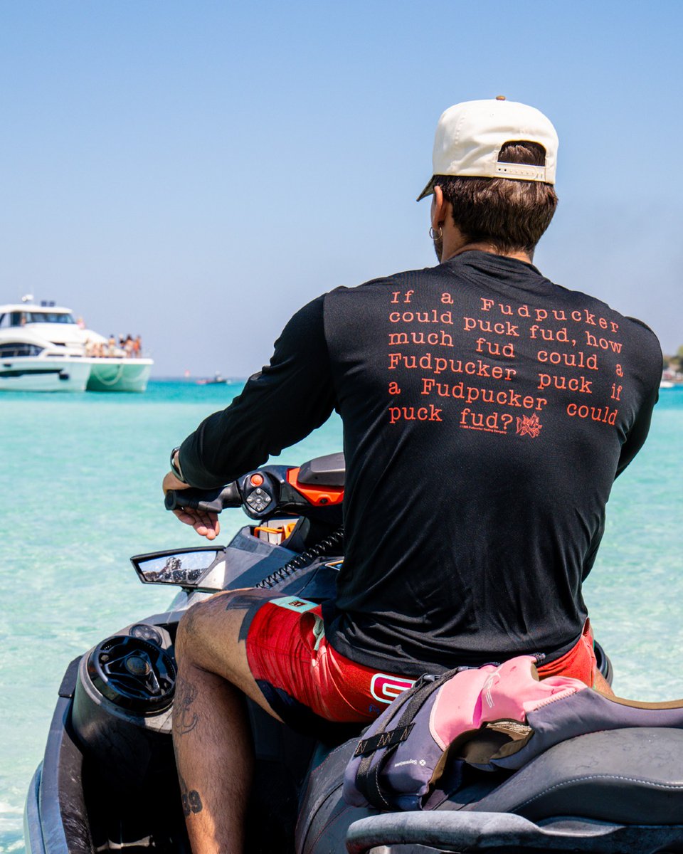 Fudpuckers's tweet image. Our Tongue Twister shirt is built for the beach, the boat, and everything in between.

Think you can say it 3 times fast without messing up? 👀

#fudpuckers #dryfit #tonguetwister #destin #Florida
