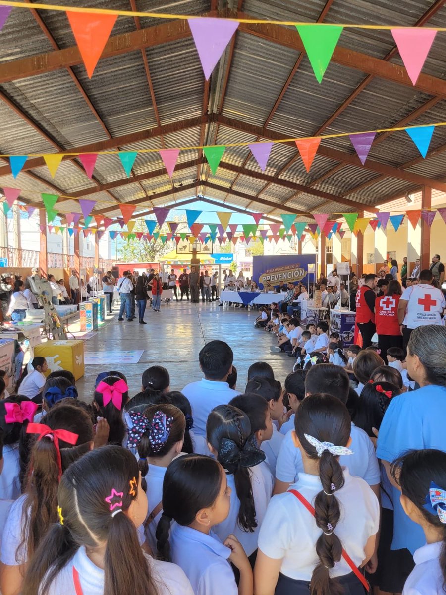 ceprevsin's tweet photo. Acudimos a la "Feria de la Prevención" en Elota, evento que tiene como objetivo fortalecer la cultura de la prevención, la legalidad y el bienestar social entre la niñez y la comunidad.
Participamos con un módulo e intervenimos en aula con Círculos de Diálogo.
@SesespSinaloa https://t.co/rk0AZyA1On